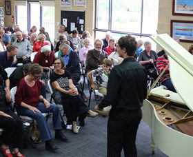 Artists On Parade Art Gallery - Accommodation VIC 2