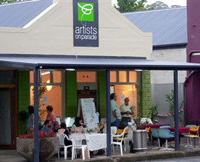 Artists On Parade Art Gallery - Accommodation VIC 1
