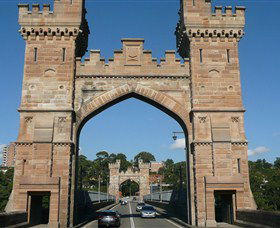 Bailey's Sydney - Tours For People Who Don't Like Tours - Accommodation VIC 6