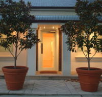 Australian Galleries - Roylston Street - Accommodation VIC
