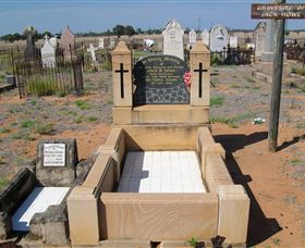 Blackall Cemetery - Accommodation VIC 1