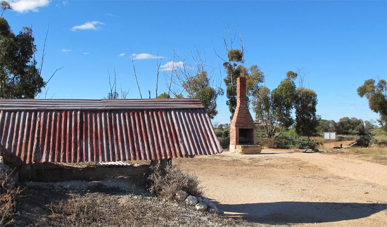 Mungo NSW Accommodation VIC
