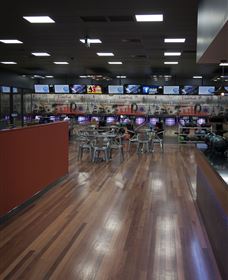 Club300 Bowling And Bar - Accommodation VIC 0