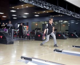 Club300 Bowling And Bar - Accommodation VIC 2