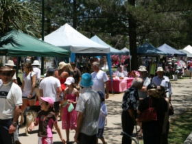 Coolangatta Art And Craft Markets - Accommodation VIC 3