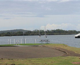 Laurieton Riverside Seafoods - Accommodation VIC 2