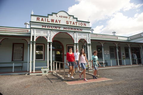 Rockhampton To Carnarvon Gorge Four Night Drive - Accommodation VIC 3