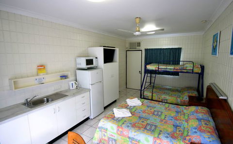 Tropical Palms Inn - Accommodation VIC 2