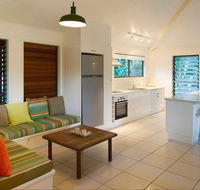 The Retreat Beach Houses - Accommodation VIC