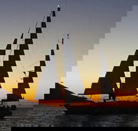 Magnetic Island Sunset Sail - Accommodation VIC