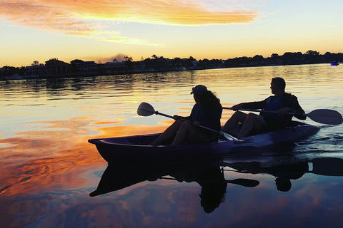 Surfers Paradise Sunset Kayak Tour - Accommodation VIC 1