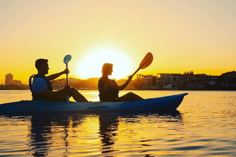 Surfers Paradise Sunset Kayak Tour - Accommodation VIC 2