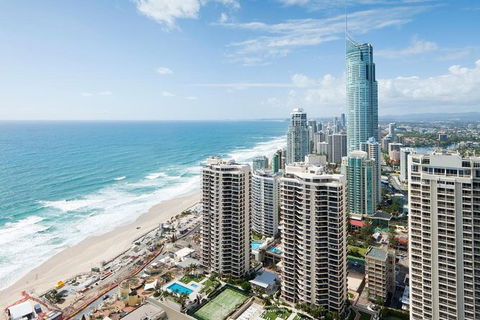 Private GC Airport Transfer To Surfers-Broadbeach 1-4 People 07:00am-07:00pm - Accommodation VIC 1