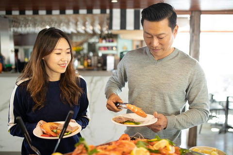 Dinner Buffet Cruise On The Gold Coast - Accommodation VIC 3