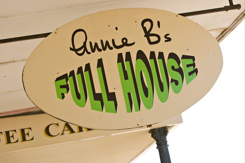 Annie B's Full House - Accommodation VIC 1