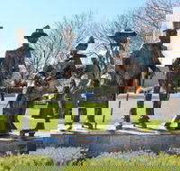 Dad Dave Mum and Mabel - Accommodation VIC