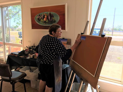 Lyn Barnes Gallery - Accommodation VIC 1