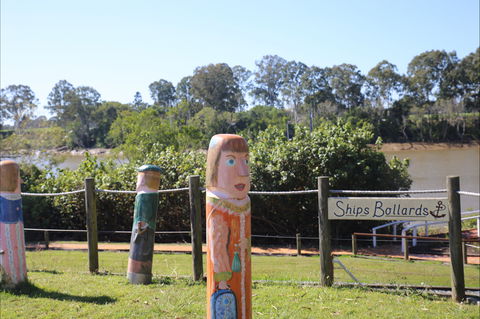 Maryboroughs Bollards - Accommodation VIC 0