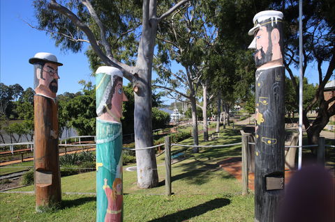 Maryboroughs Bollards - Accommodation VIC 1