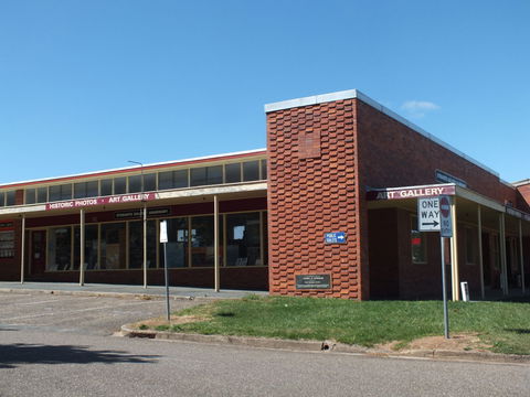 Stewarts Visitor Information And Gallery - Accommodation VIC 1