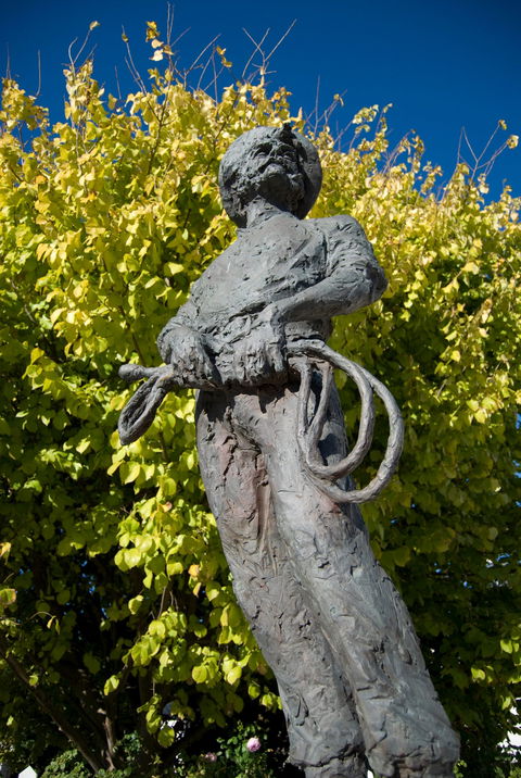 Alexander Cameron Statue - Accommodation VIC 1