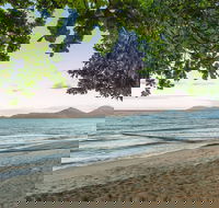 Holloways Beach - Accommodation VIC