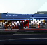 Kelly  Gemelli - Art and Design - Accommodation VIC
