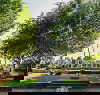 Sculpture Garden Campbelltown - Accommodation VIC