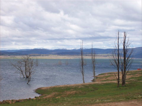 Lake Eucumbene - Accommodation VIC 1