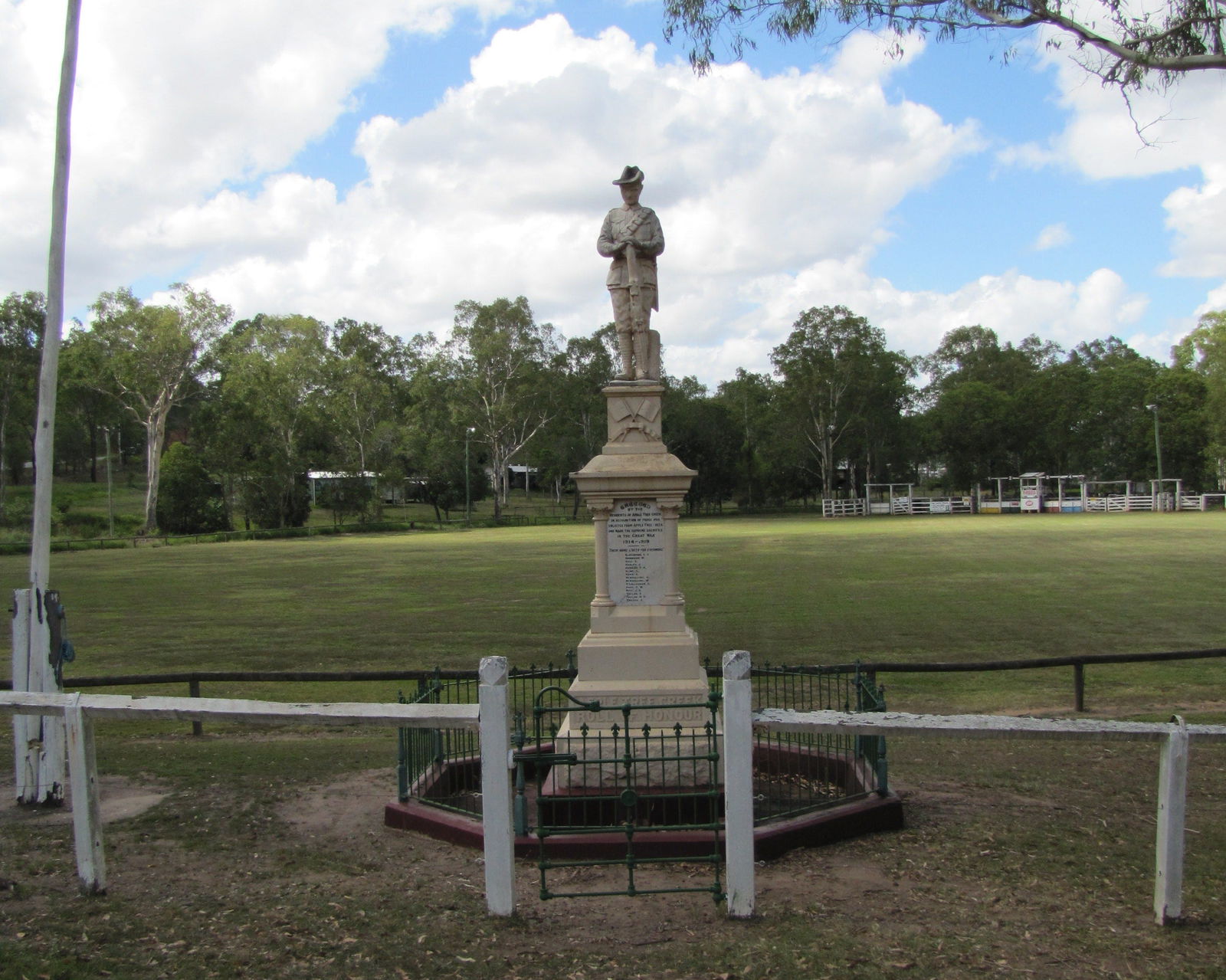 North Isis QLD Accommodation VIC