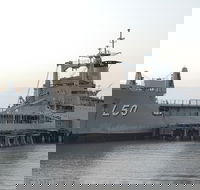 HMAS Tobruk Dive - Accommodation VIC