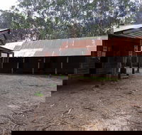 Razorback Hut - Accommodation VIC
