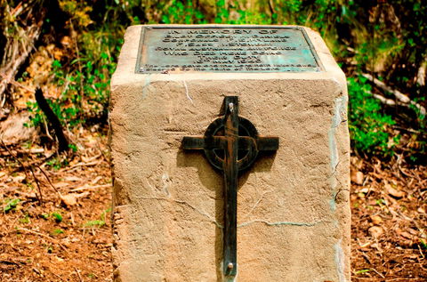 Avro Anson A4-4 Memorial - Accommodation VIC 0