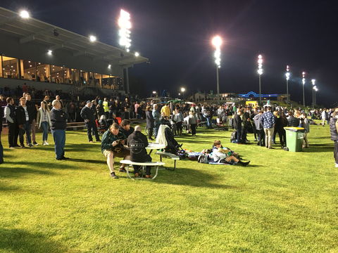 Cranbourne Greyhound Racing Club - Accommodation VIC 2