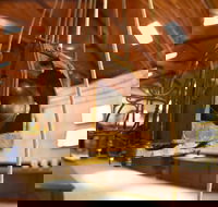 Up-To-Date Store Cultural Precinct - Accommodation VIC
