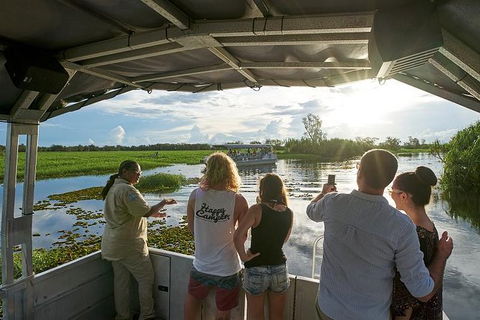 Yellow Water Cruise - Kakadu - Accommodation VIC 2