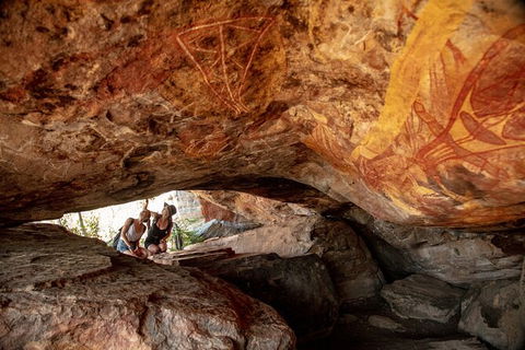 Arnhem Land Injalak Hill Full-Day Tour From Jabiru - Accommodation VIC 1
