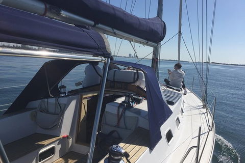 Gold Coast Sailing Cruise With Sparkling Wine & Nibbles Platter - Accommodation VIC 4