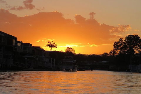 Romantic Gondola Dinner Cruise For Two - Accommodation VIC 9