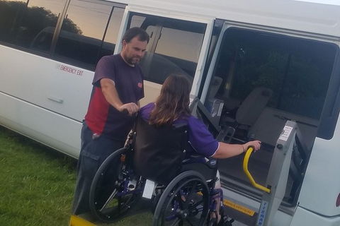 Gold Coast Airport Shared Arrival Shuttle Service With Wheelchair Access - Accommodation VIC 1