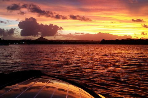 Noosa River Cruise For 3 To 4 People On A Classic Mahogany Speed Boat - 90 Min. - Accommodation VIC 12