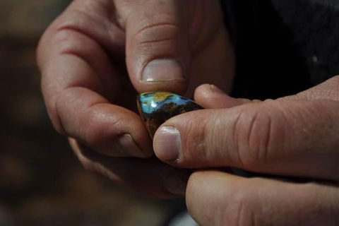 4-Day Jewels Of The Outback Gemstone Hunting Tour From Brisbane - Accommodation VIC 1