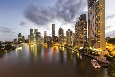 Return Trip For Brisbane Airport To And From Brisbane CBD For 4 Ppl - Accommodation VIC 1