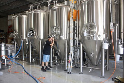 Gold Coast Suburb Sipper Brewery Tour - Accommodation VIC 14