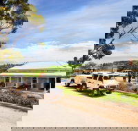 Two Hands Wines 'Flagship Vineyard Experience' - Accommodation VIC