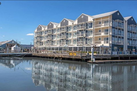 3.5 Hours Walking Guided Tour Of Launceston Highlights - Accommodation VIC 2