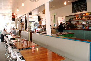 Isa Brown - Accommodation VIC 0