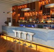 Pontoon Bar - Accommodation VIC