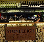Stoneleigh Lounge - Accommodation VIC