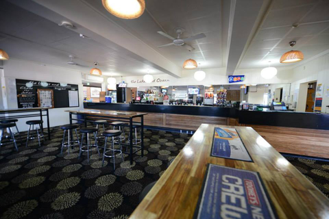 Lakes & Ocean Hotel - Accommodation VIC 0